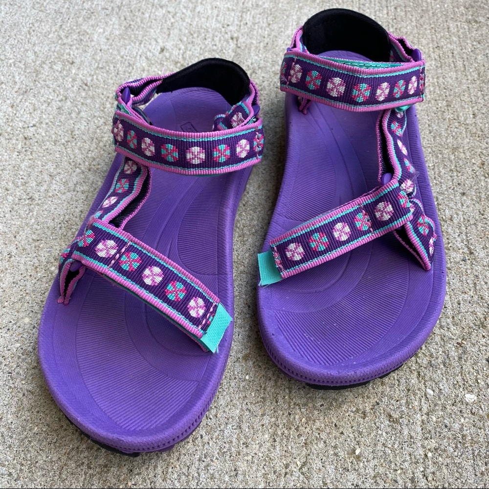 Teva Girls Size 3 Purple Sandals